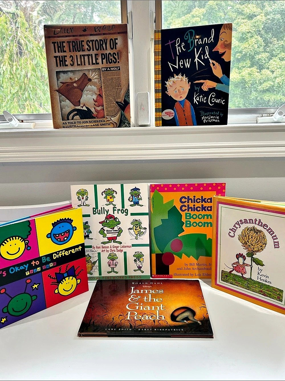 7 Classic Children's Hardcover and Paperback Picture Book Collection